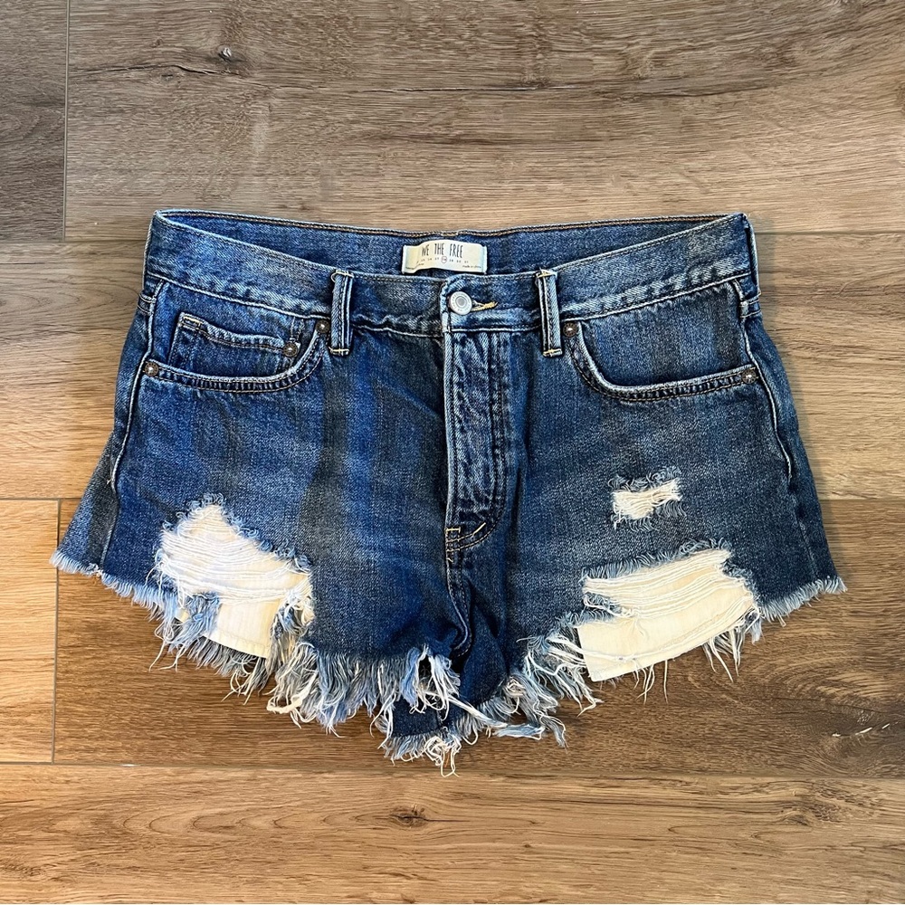 Free People distressed hem jean shorts- 28